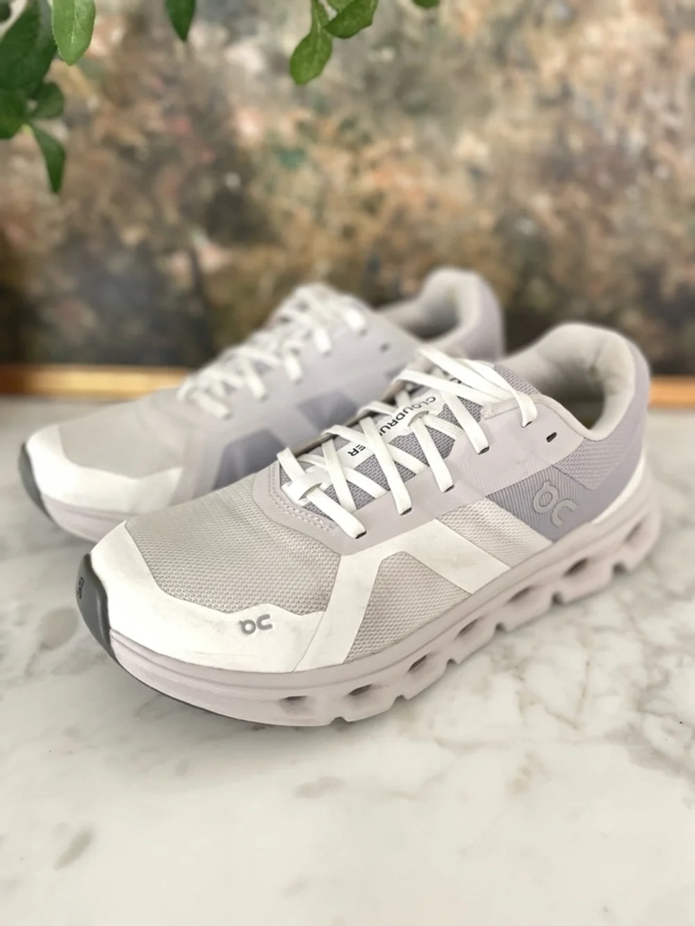 On Cloudrunner Running Shoes Womens Size 8 White & Gray Comfort Walking - Picture 1 of 8